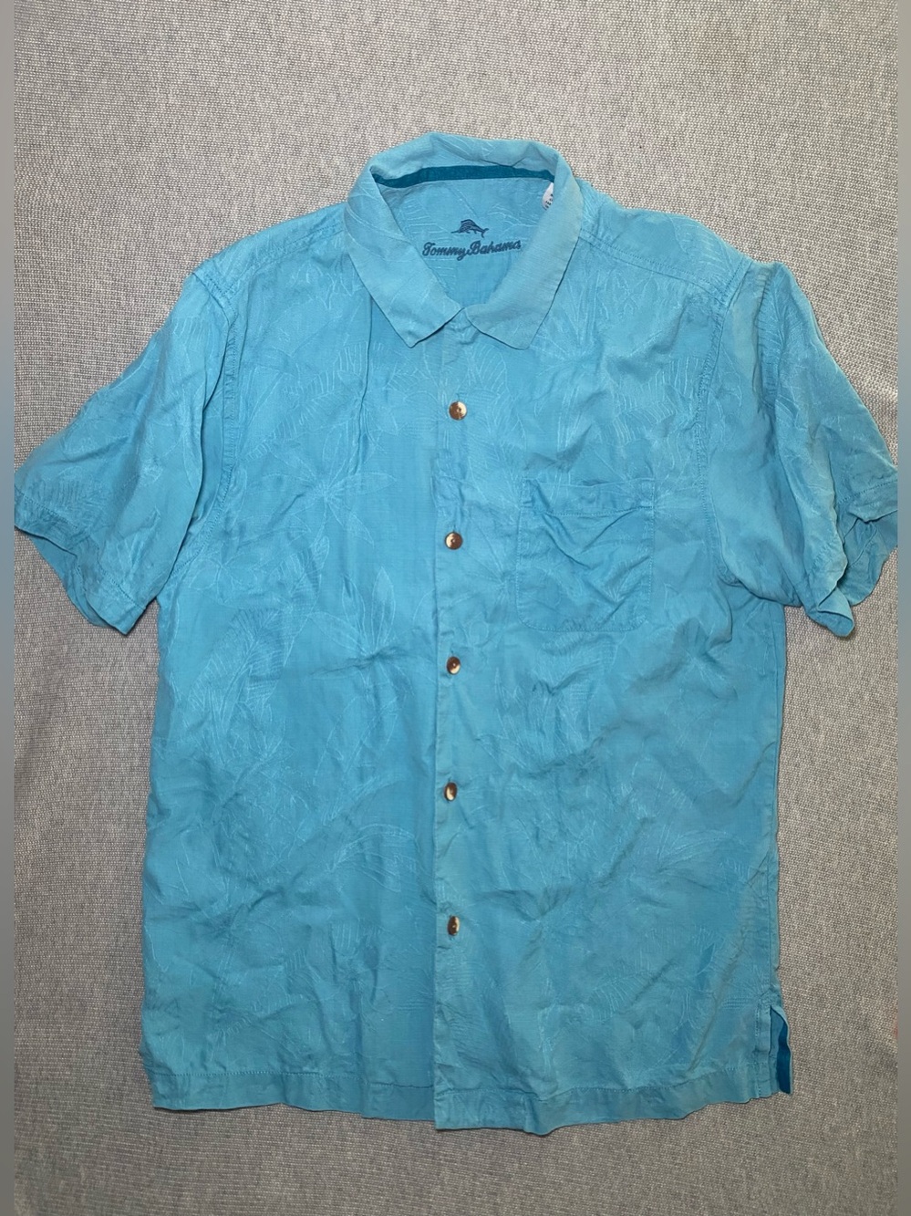 TOMMY BAHAMA 100% Silk Mens Medium Blue Hawaiian Short Sleeve Shirt Tropical